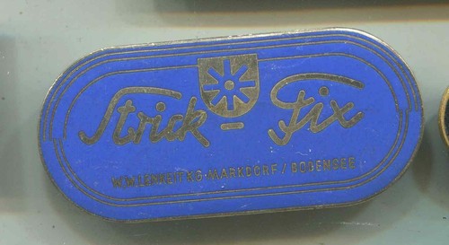 Brosche namensschild strick - brosche,
